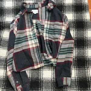 American Eagle Cropped flannel size small